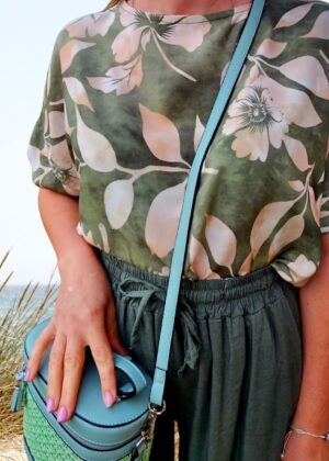 Bluzka w motyw kwiatowi 3886