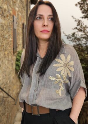 Bluzka z modnym kwiatem 571/4